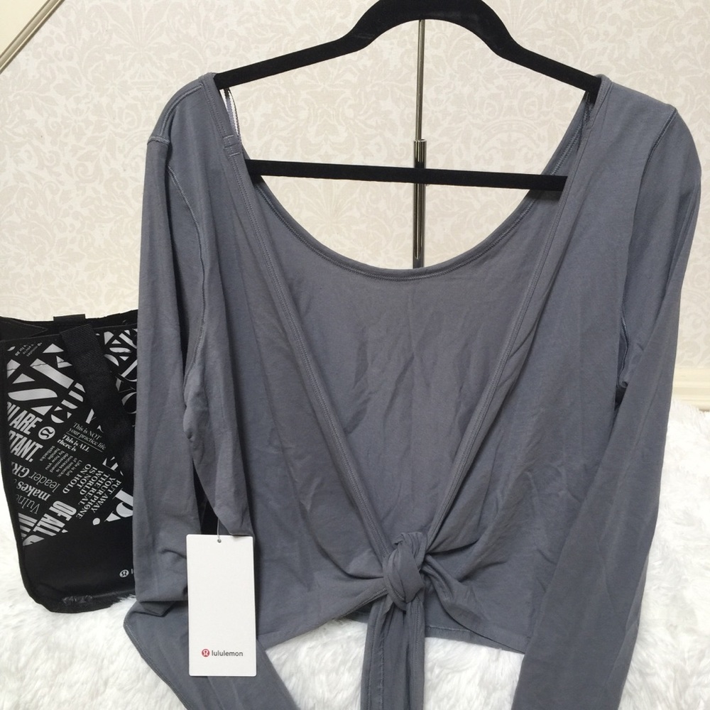 ❣️Sold❣️Brand New Lululemon Cropped Top